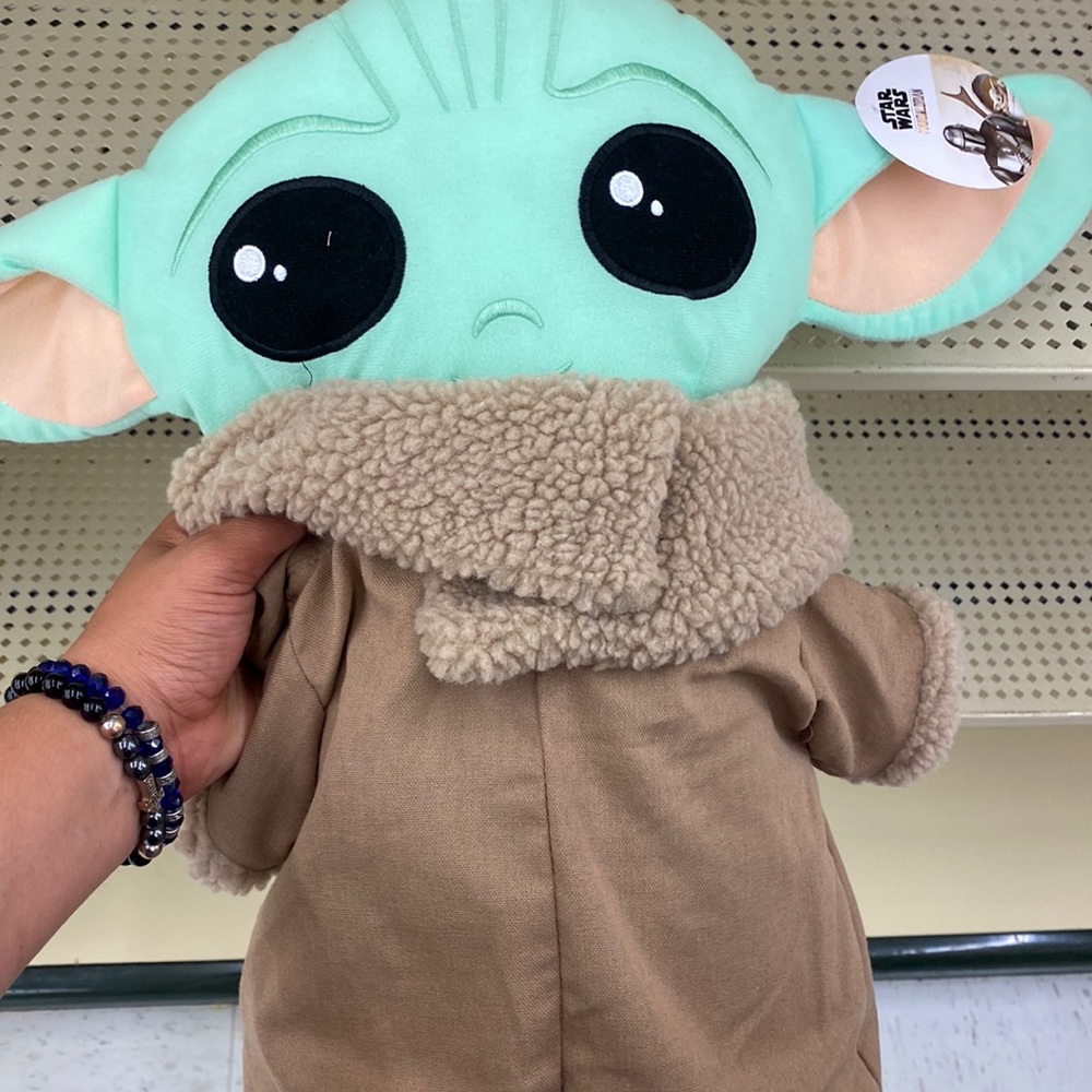 Stars war baby yoda pillow